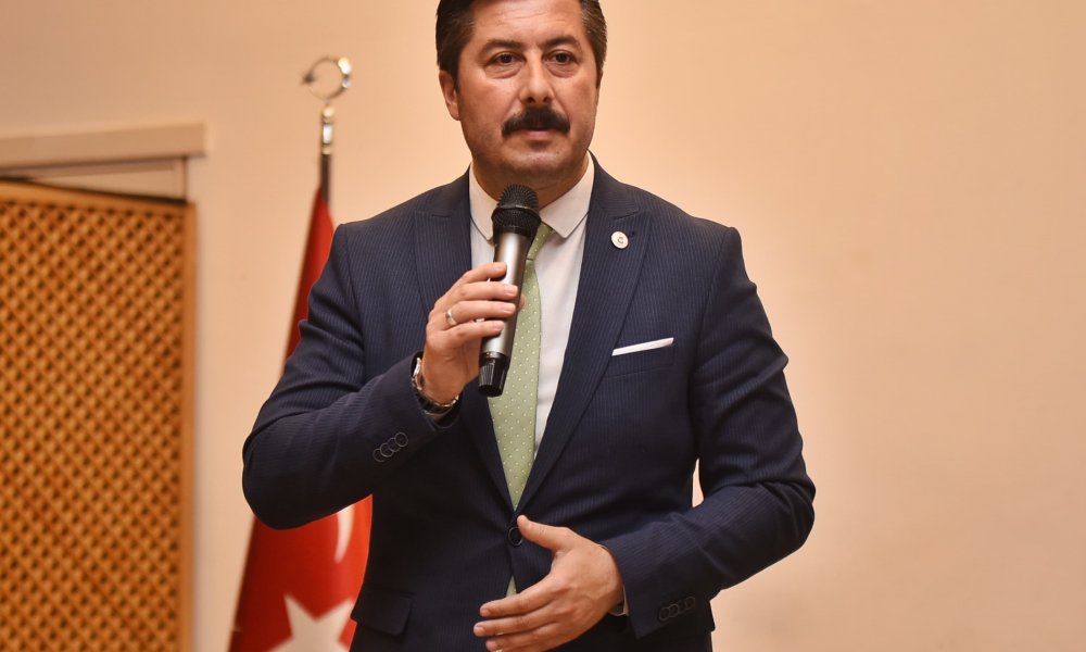 BAŞKAN ÖZEL’DEN BELEDİYE PERSONELİYLE BAYRAMLAŞTI