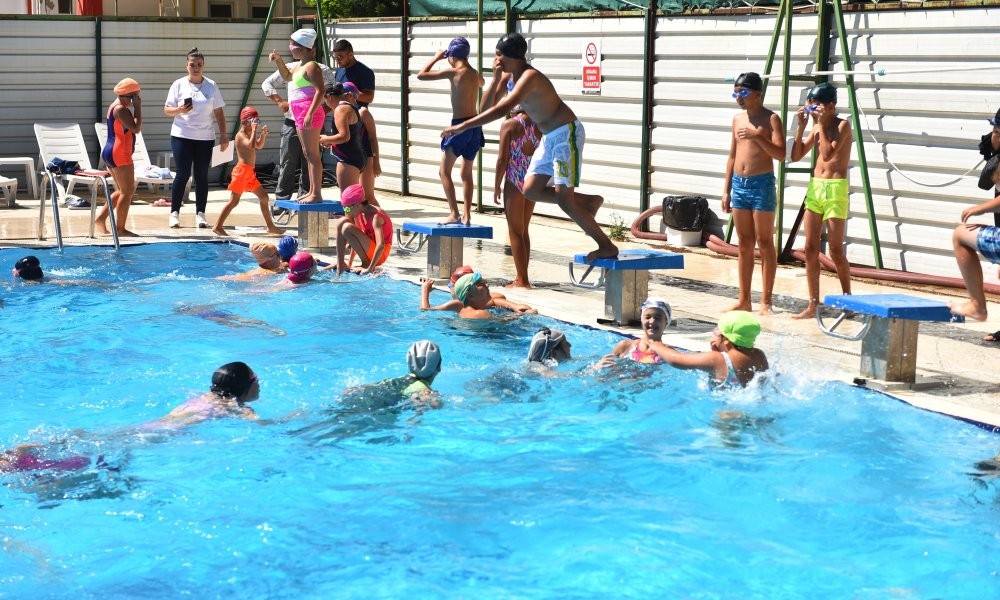 YENİŞEHİR’DE 380 ÇOCUK YÜZME ÖĞRENDİ